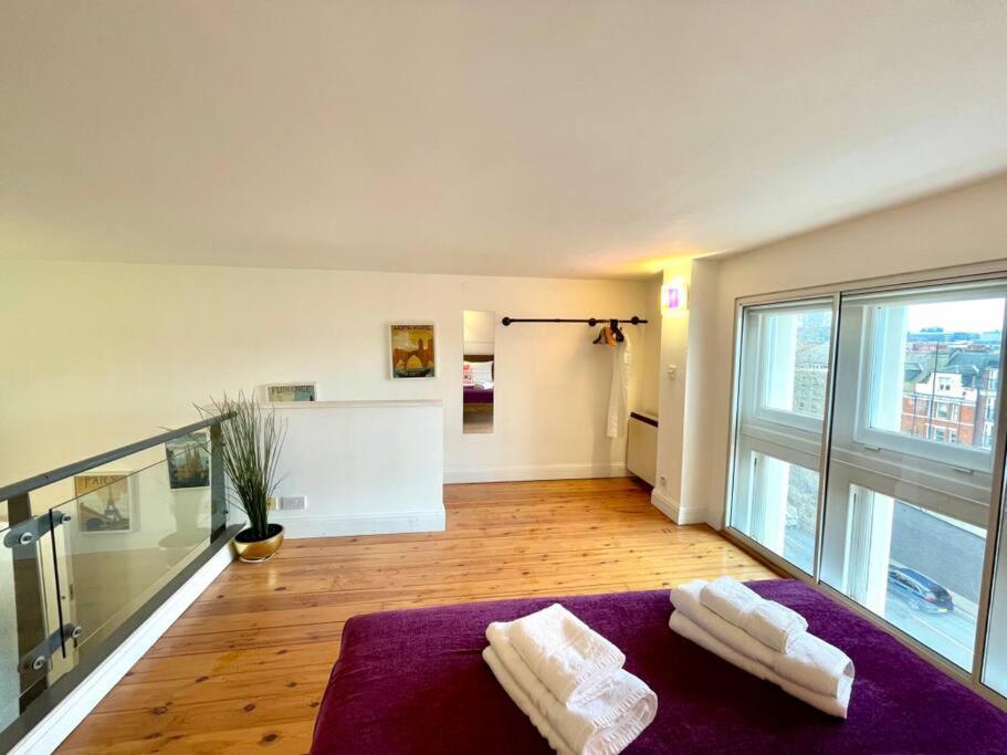 Appartement High-ceiling Flat With Rooftop & Skyline View Londres