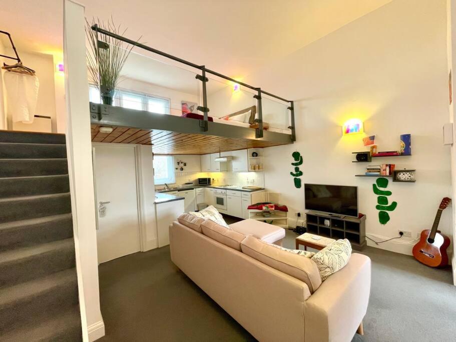 Apartamento High-ceiling Flat With Rooftop & Skyline View