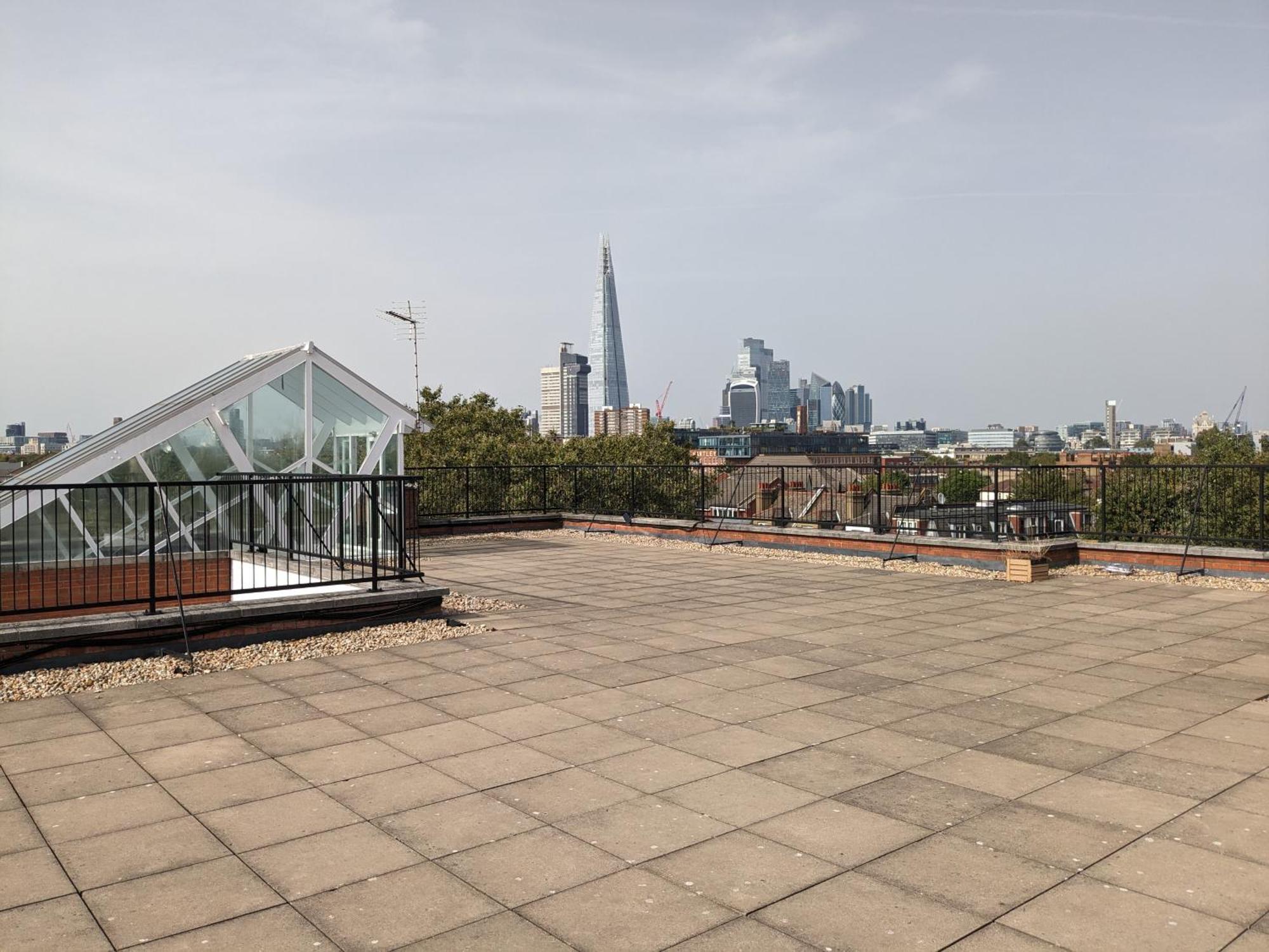 High-ceiling Flat With Rooftop & Skyline View Apartamento